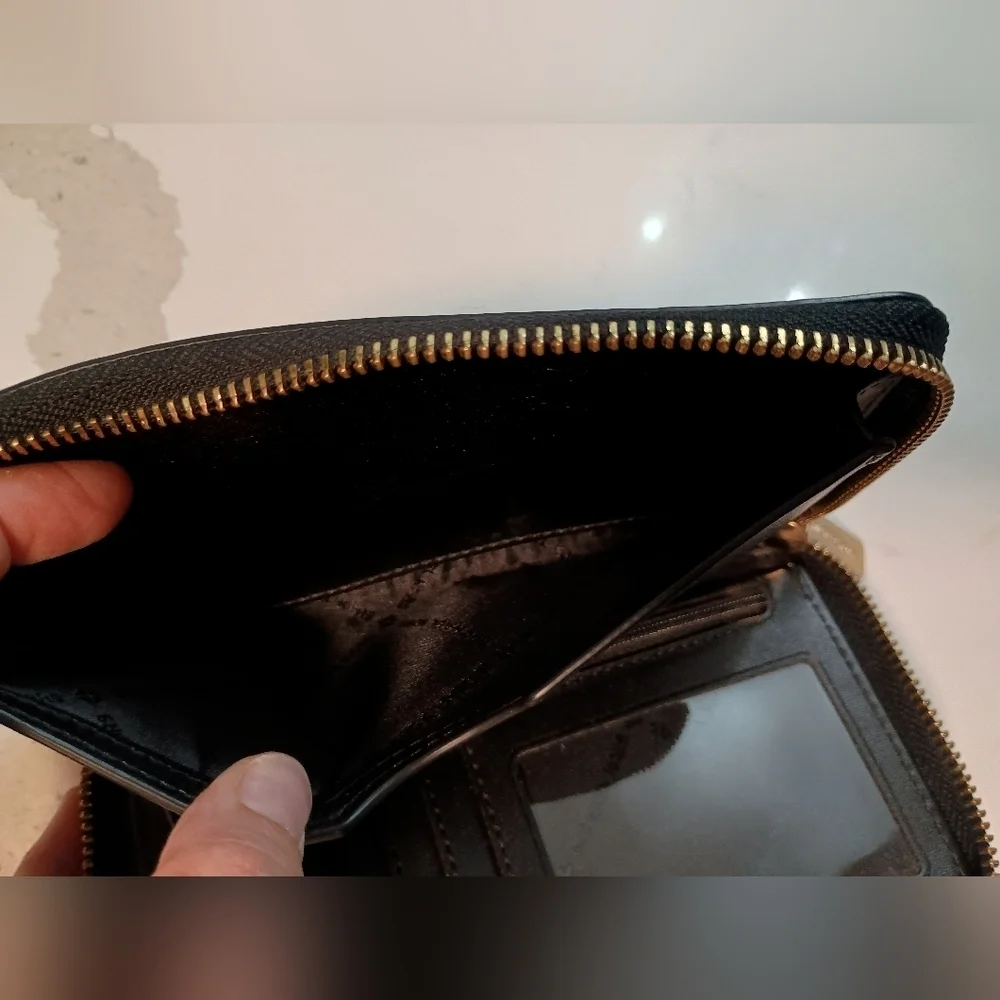 MICHAEL KORS WALLET BLACK PEBBLE LEATHER ZIP AROUND